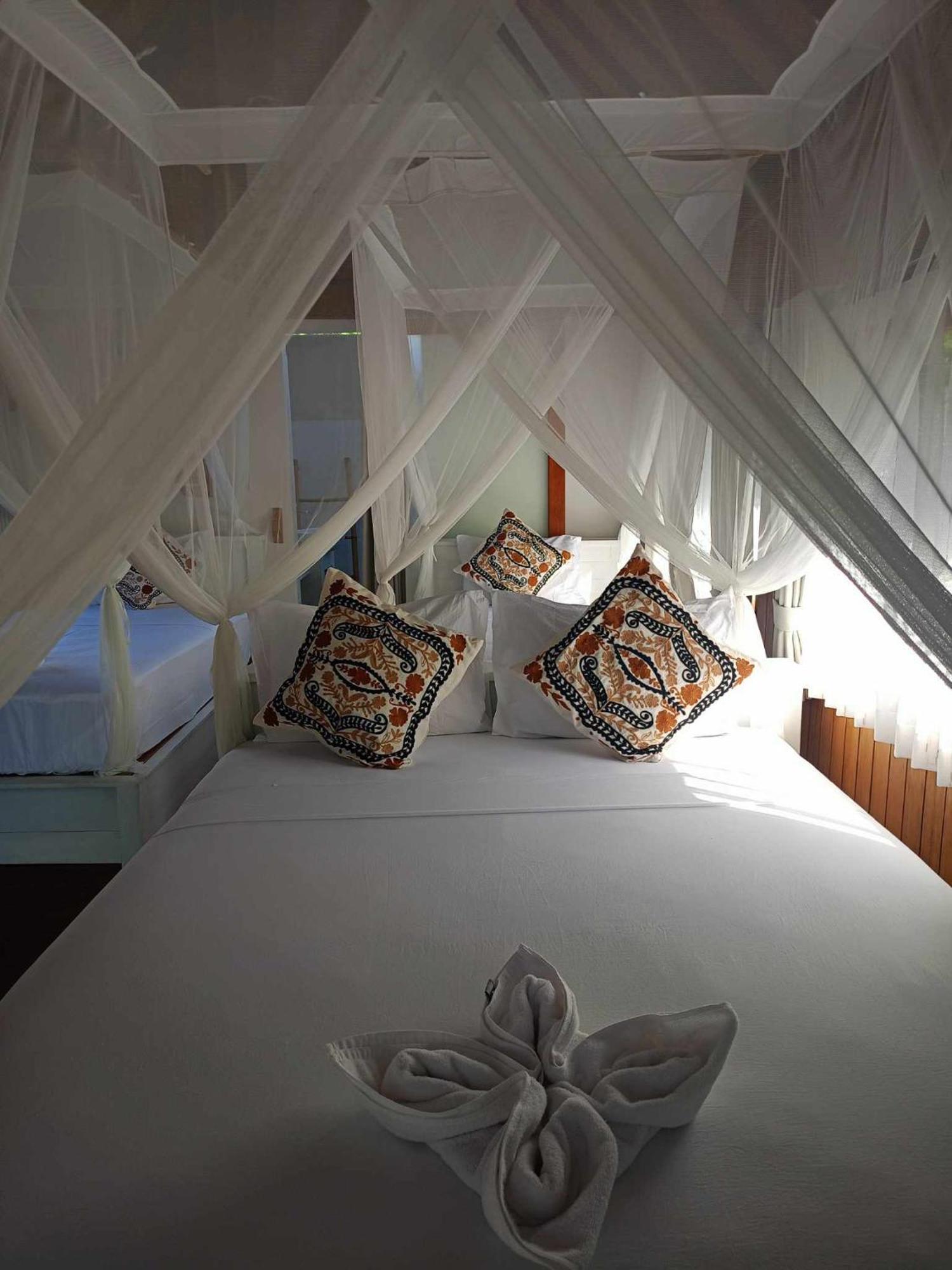 Bintang Tiga Bungalows Gili Air Extérieur photo