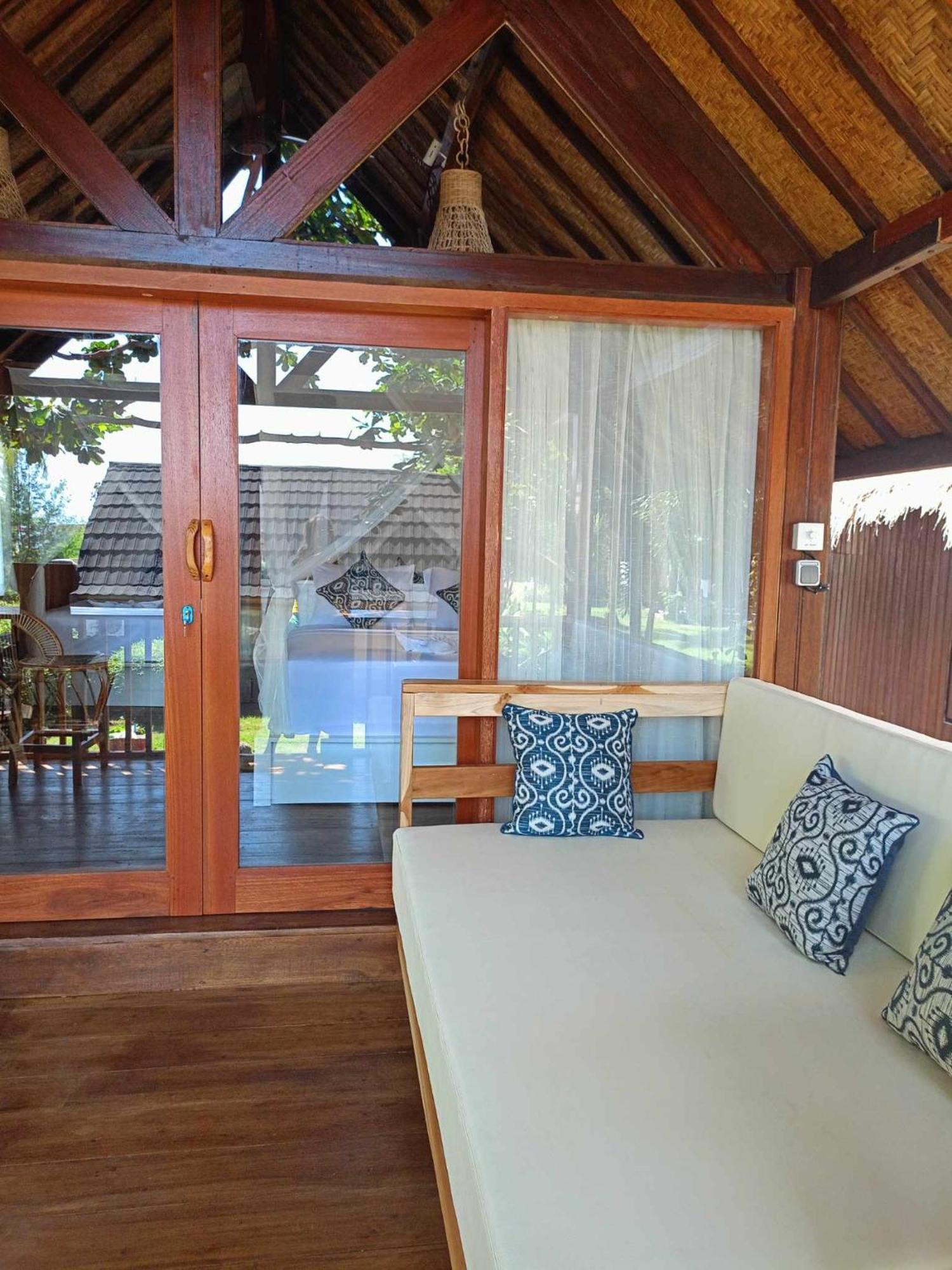 Bintang Tiga Bungalows Gili Air Extérieur photo