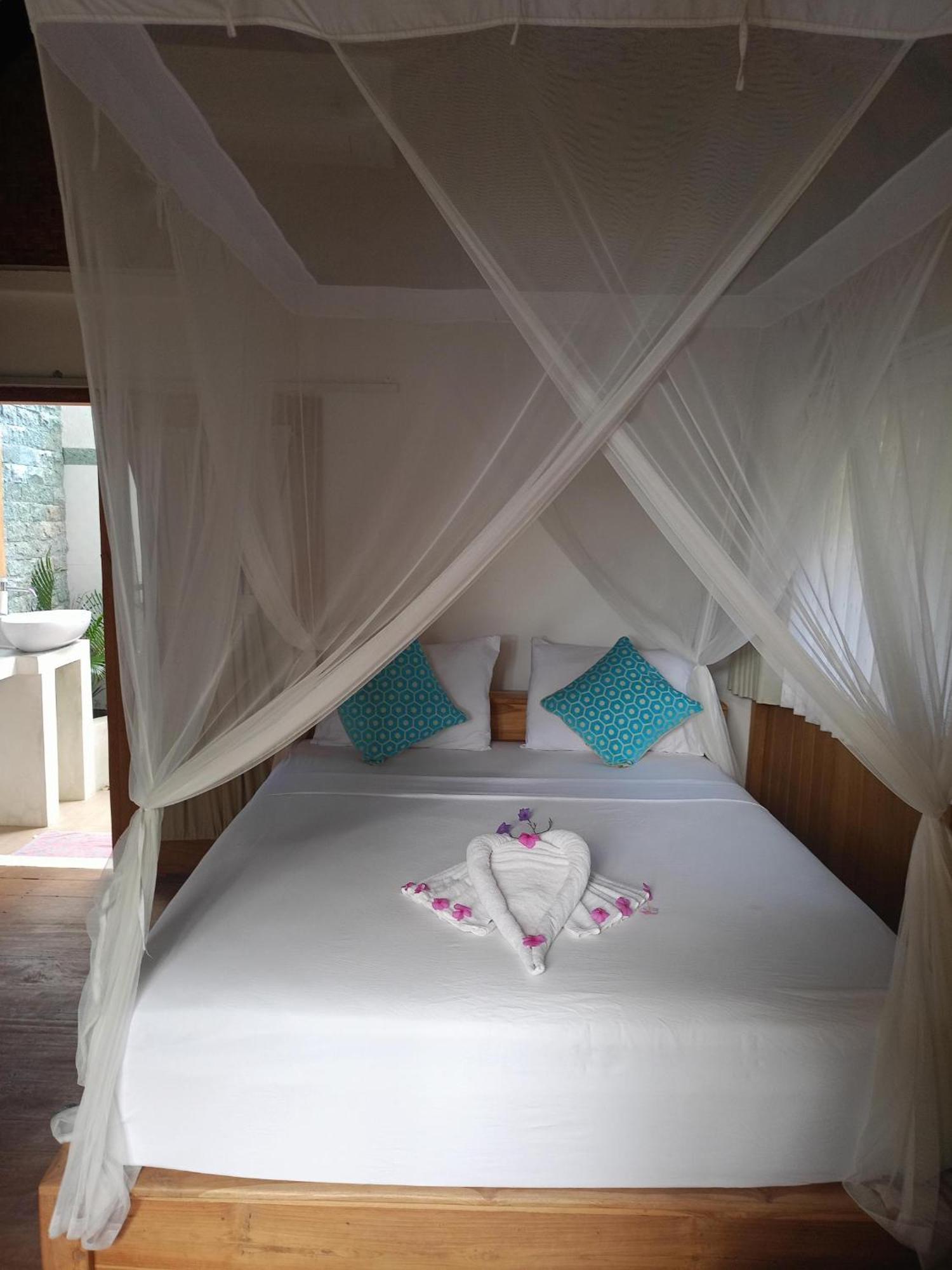 Bintang Tiga Bungalows Gili Air Extérieur photo