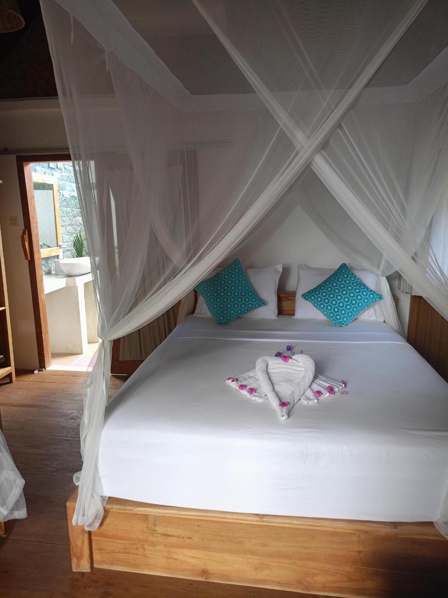 Bintang Tiga Bungalows Gili Air Extérieur photo